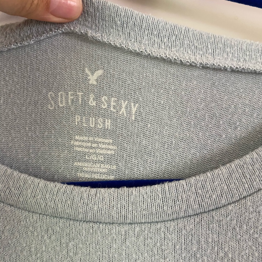 American Eagle Outfitters long sleeve - Picture 3 of 4